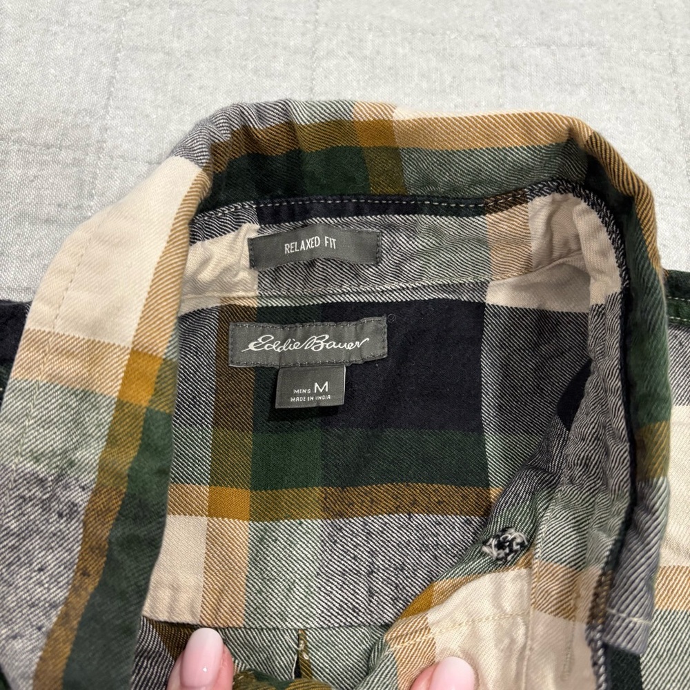 Eddie Bauer Men's Relaxed Fit Button Down Flannel Shirt Black Green Yellow Med - Picture 3 of 4